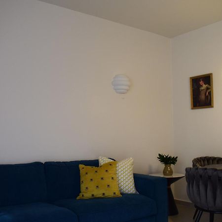 T&L Apartments Agiaos Tychonas Лимасол Екстериор снимка