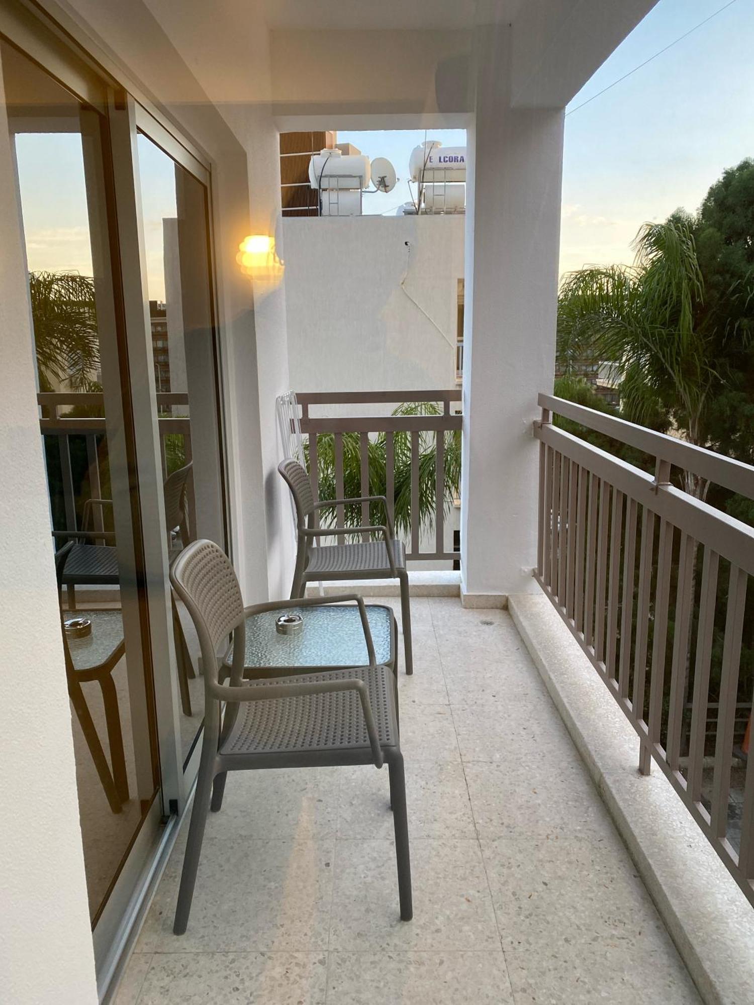 T&L Apartments Agiaos Tychonas Лимасол Екстериор снимка